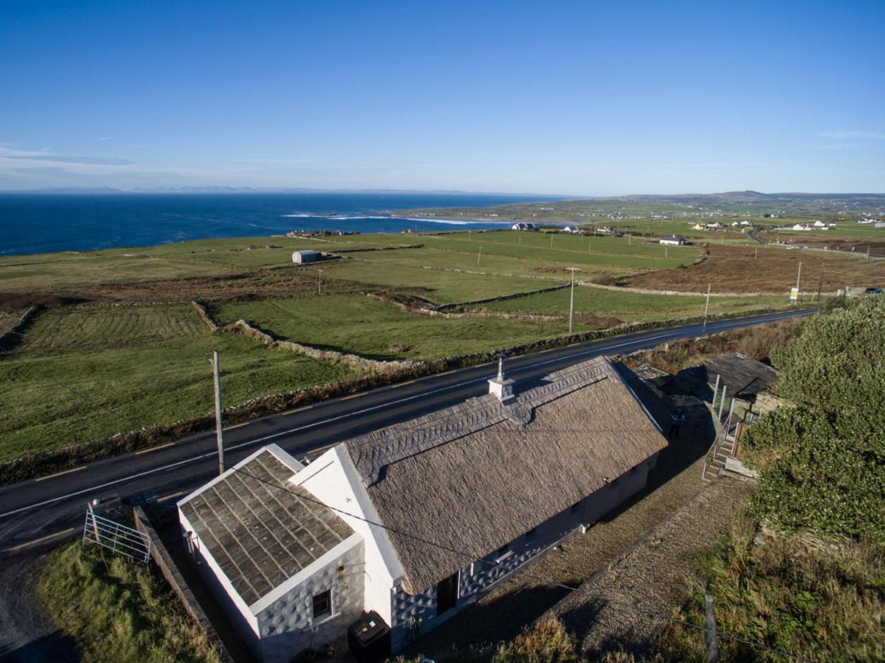 Storytellers Cottage Ballycotteen Εξωτερικό φωτογραφία